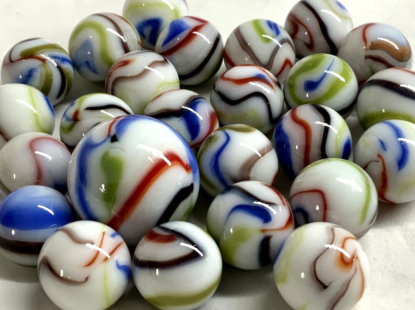 25 Glass Marbles TREE FROG White Red Blue Green Brown Game Pack Shooter Swirl