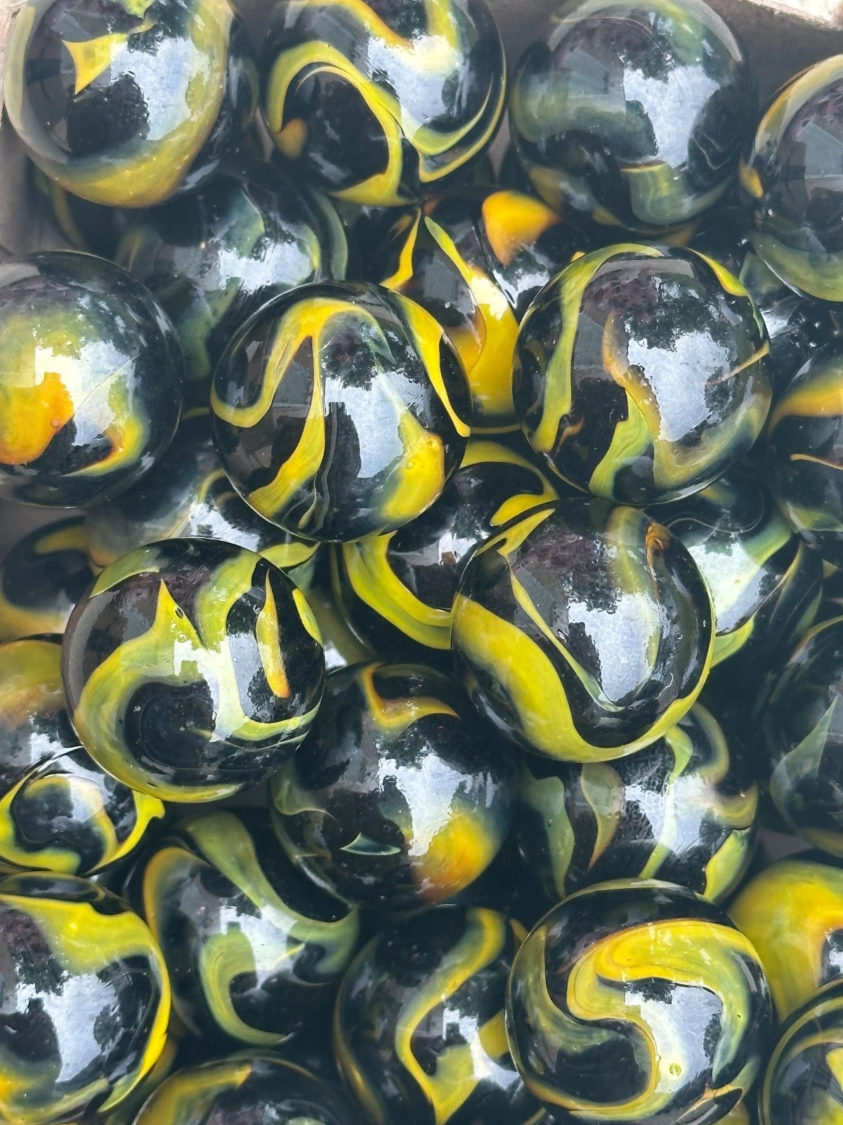 Lot of 5 Poison Dart Frog Black/Yellow Glass Marbles 25mm (1 inch) SHOOTER