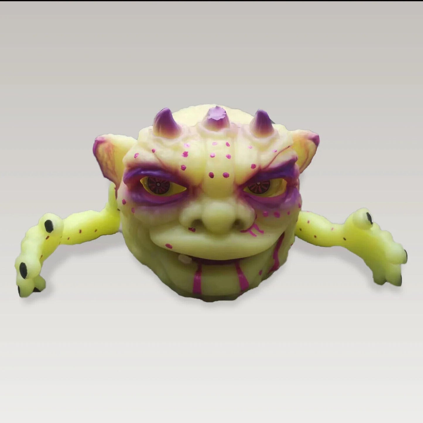 LIMITED EDITION Boglins ZOMBIE ZLOBB 8" Toy GLOWS Monster Puppet Box BONUS PIN