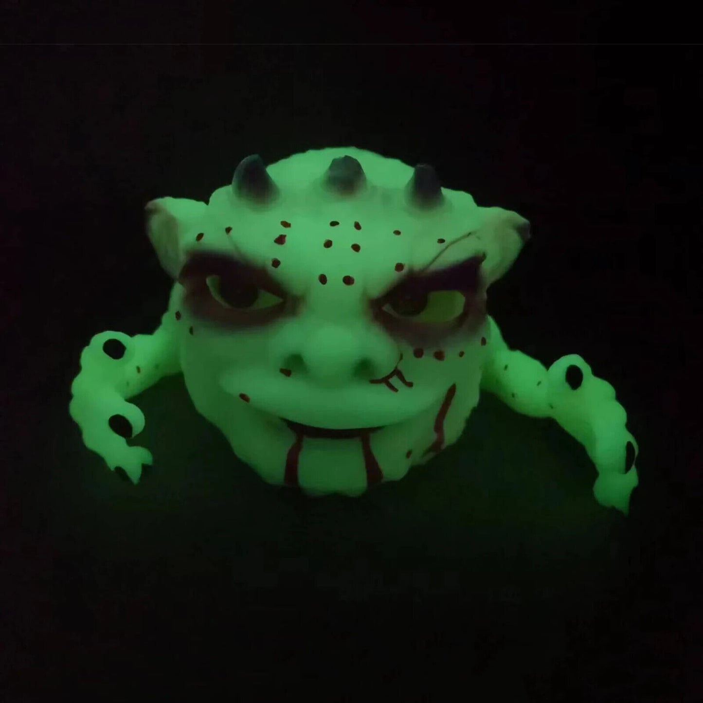 LIMITED EDITION Boglins ZOMBIE ZLOBB 8" Toy GLOWS Monster Puppet Box BONUS PIN