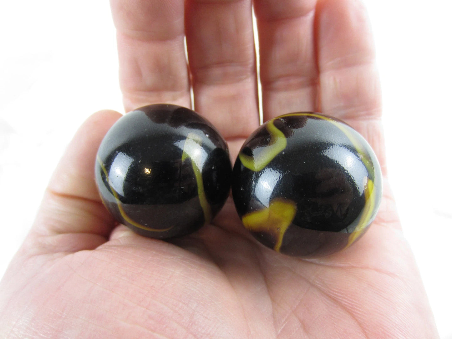 2 BOULDER 35mm POISON DART FROG Glass Marbles