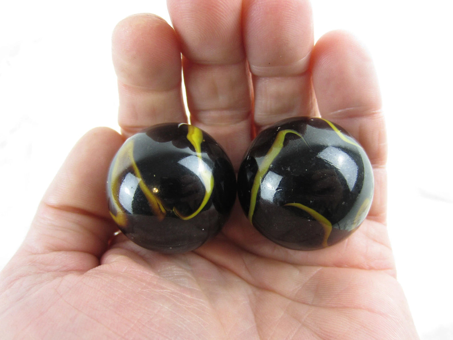 2 BOULDER 35mm POISON DART FROG Glass Marbles