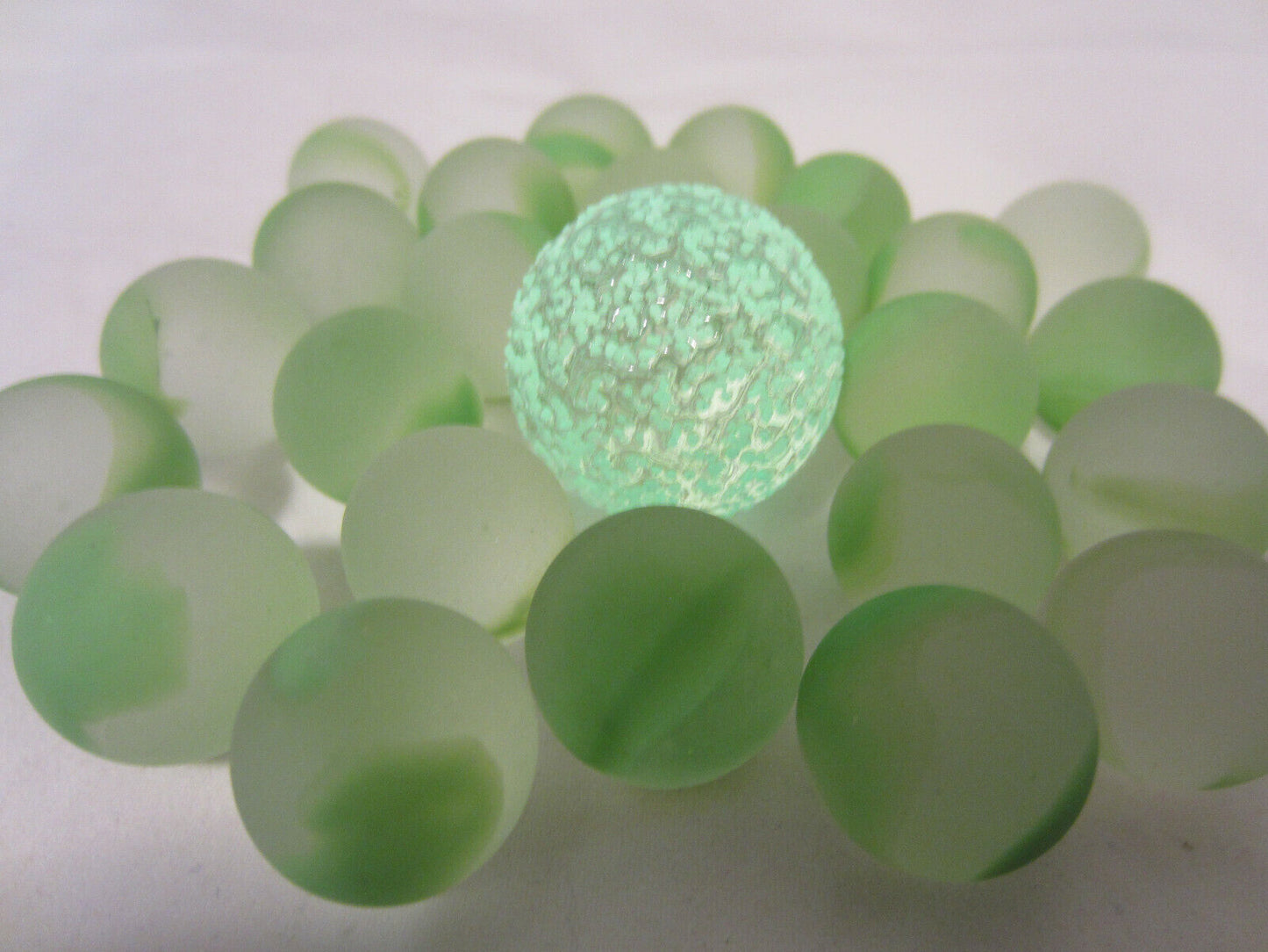 big-game-toys-25pc-moon-glow-glass-marbles