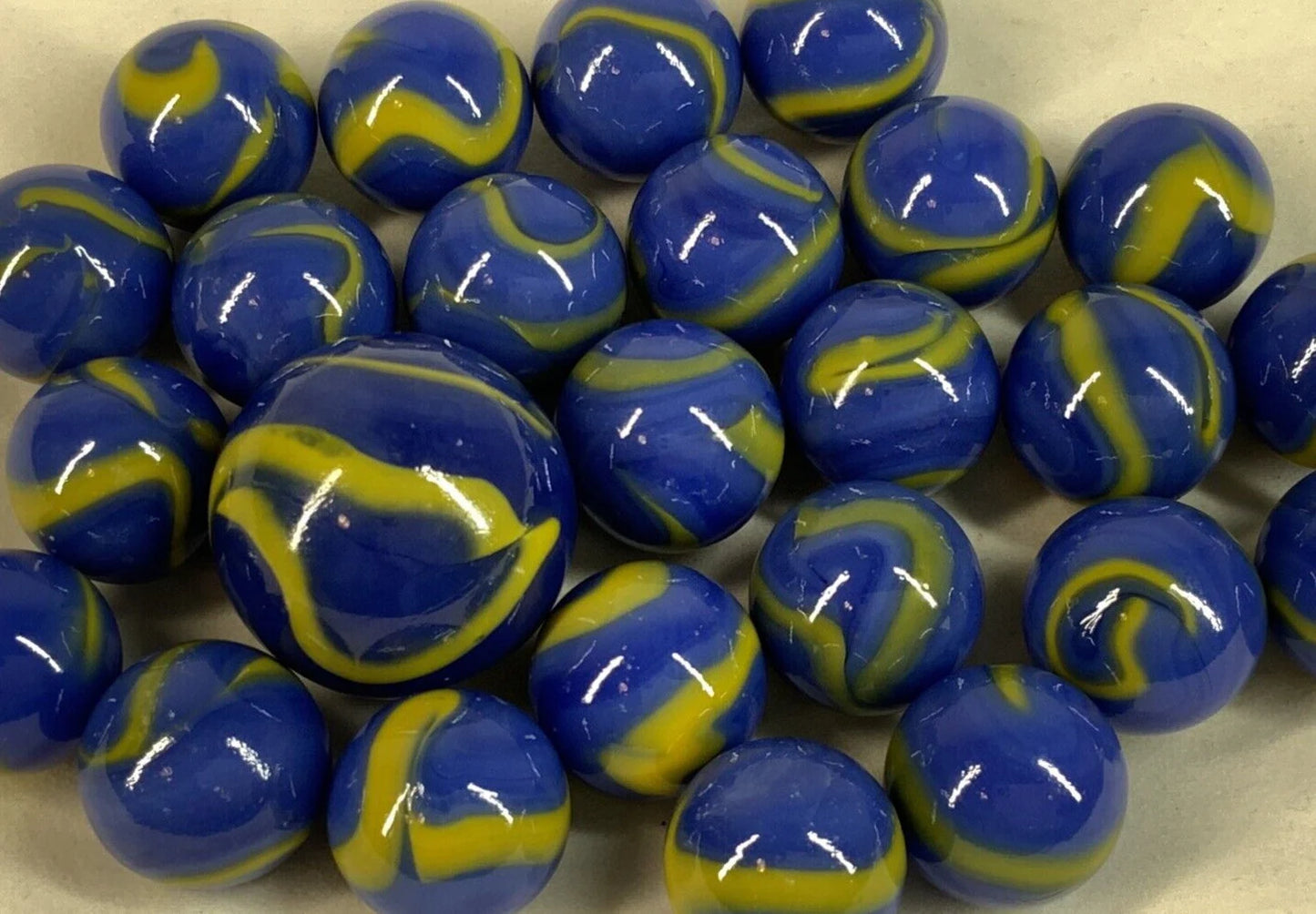 25 Marbles ANGELFISH Blue Stripes Yellow Glass game pack Shooter