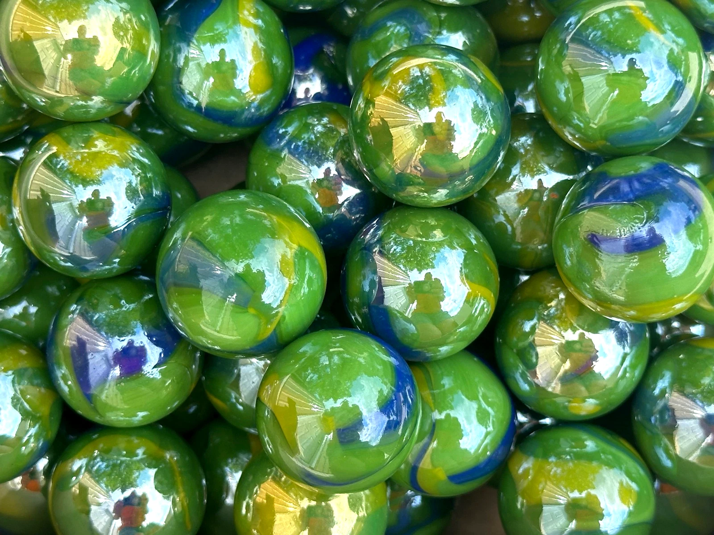 (Lot of 10) PEACOCK Green/Blue/Yellow Iridescent Glass Marbles 22mm (7/8 inch) SHOOTER Taw Lot