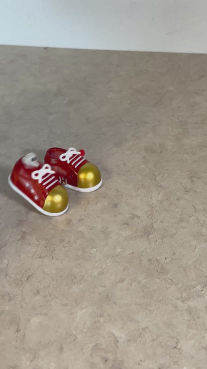WALKING SNEAKERS Shoes with Raffi Mouse Z-Wind-Up Toy TOMY