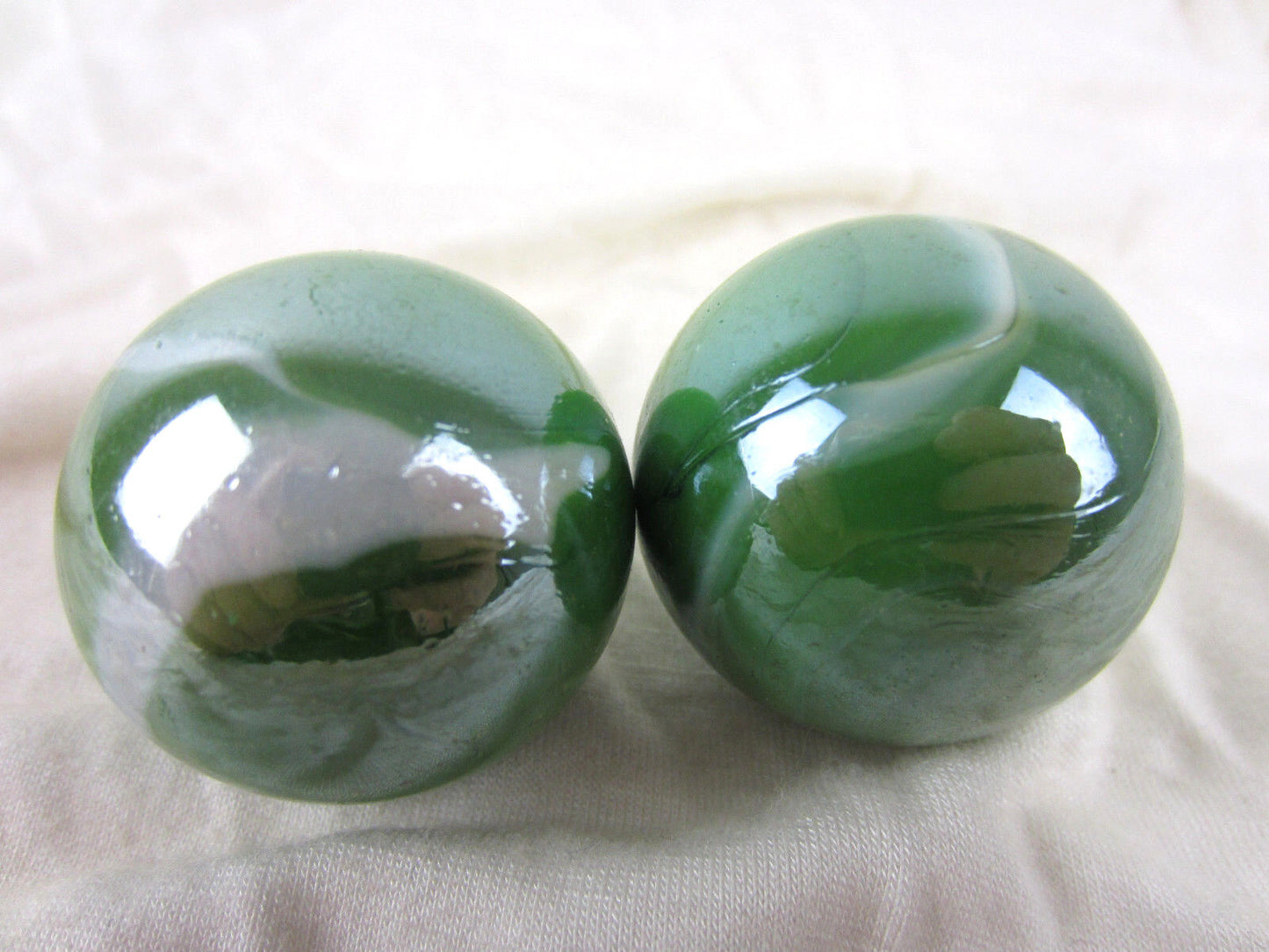 2-boulders-42mm-1-5-8-fungus-marbles-glass-ball-green-white-iridescent-large-swirl