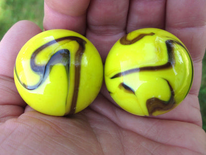 Big Game Toys 2pc Bumble Bee Glass Marbles