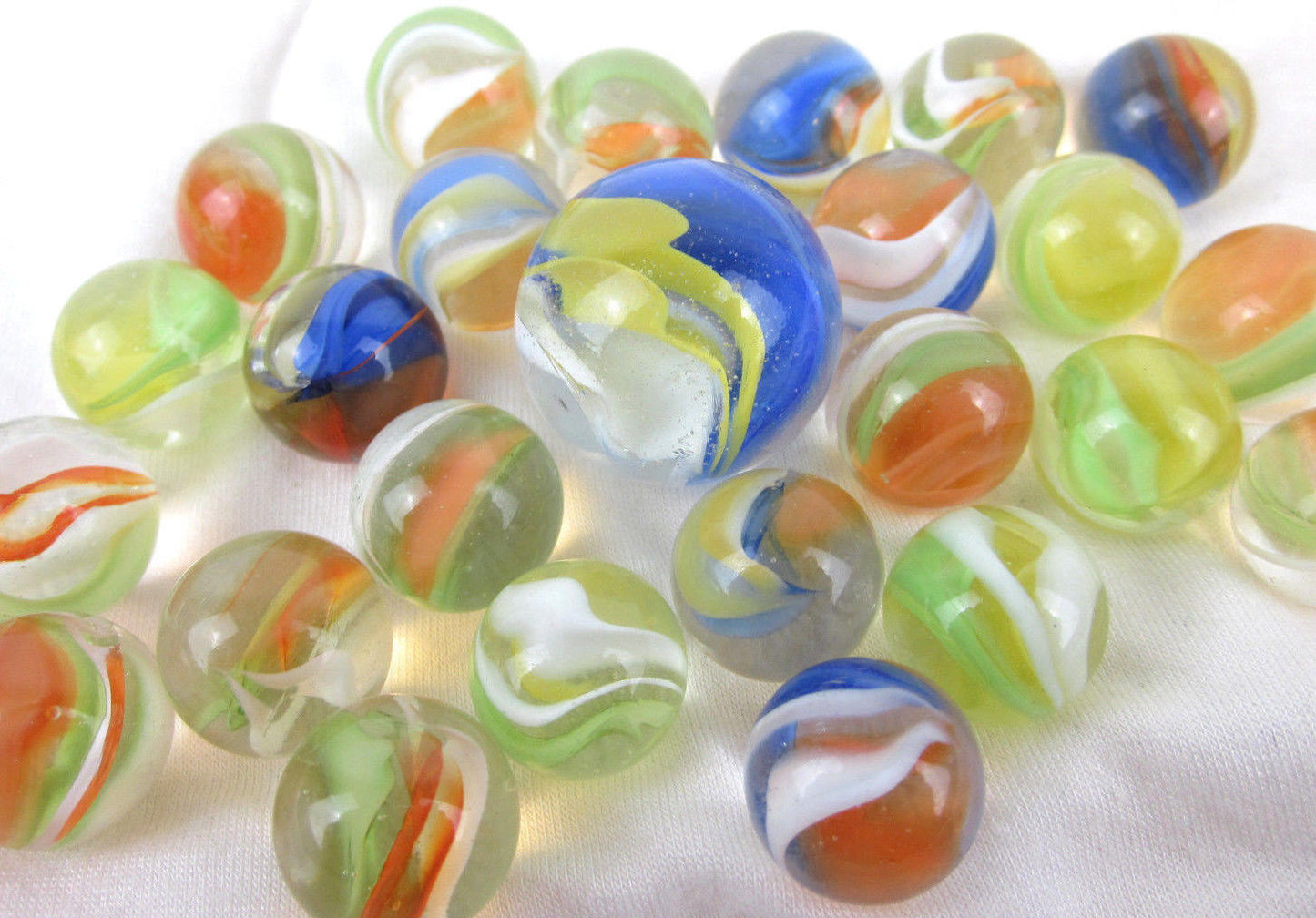25-cats-eye-glass-marbles