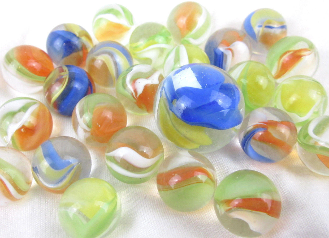 25-cats-eye-glass-marbles