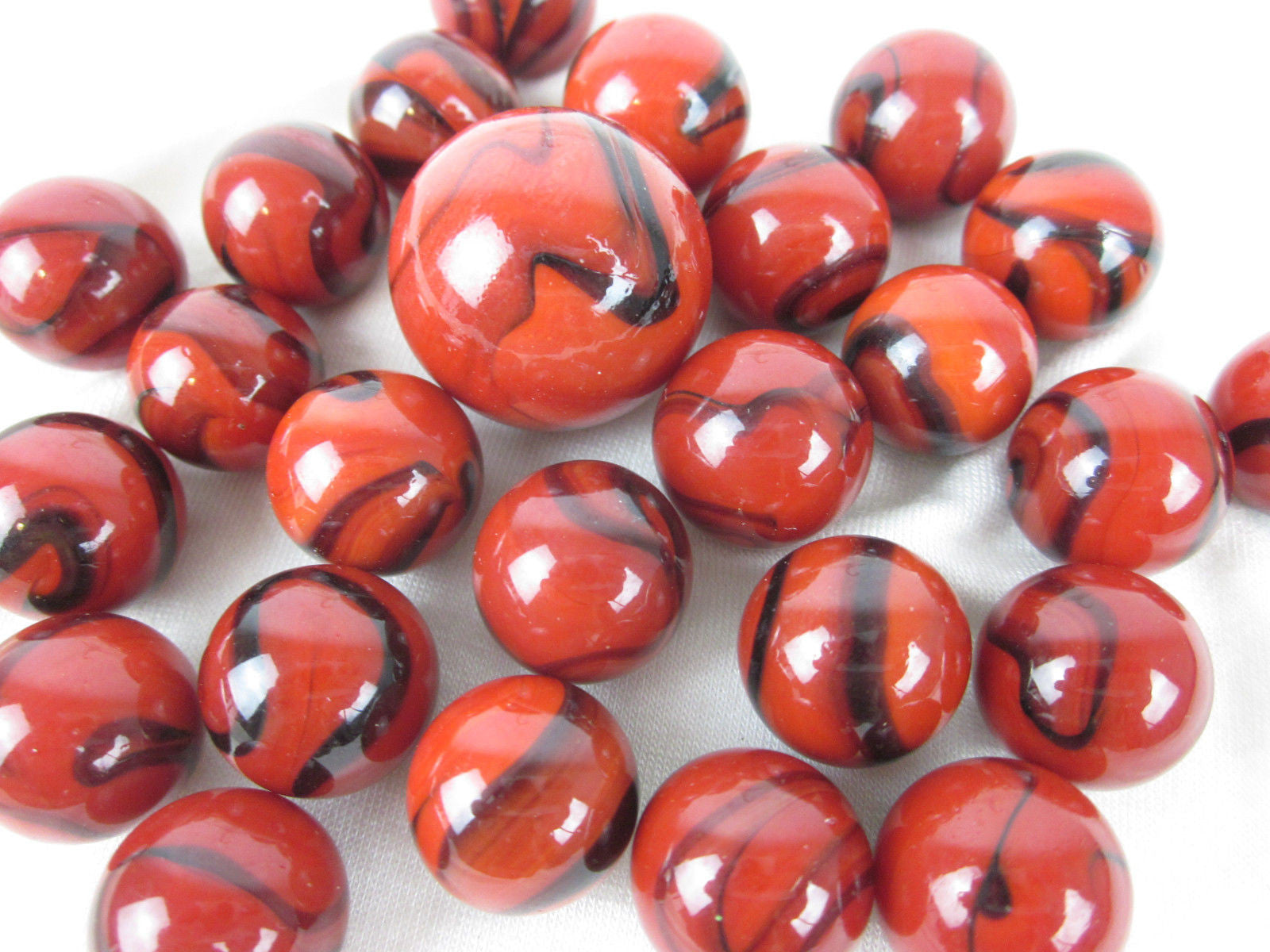 25-lady-bug-glass-marbles