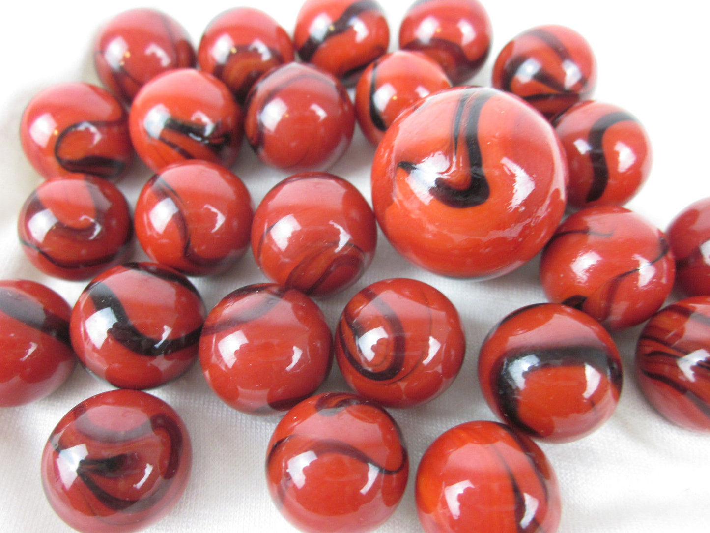 25-lady-bug-glass-marbles