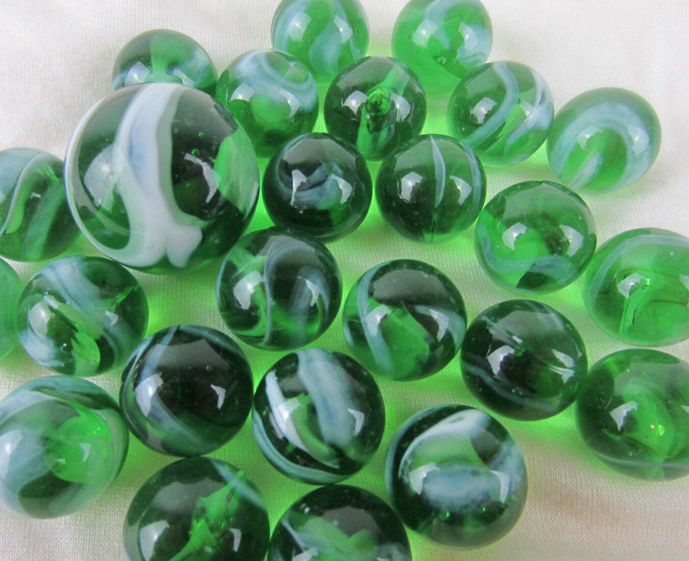 25-cats-eye-glass-marbles